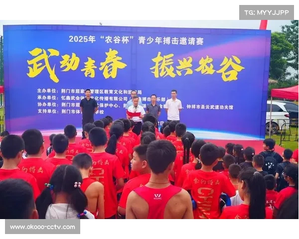 卢自来回乡创办搏击俱乐部培养百名学员涵盖五岁至六十岁全年龄层推广搏击文化